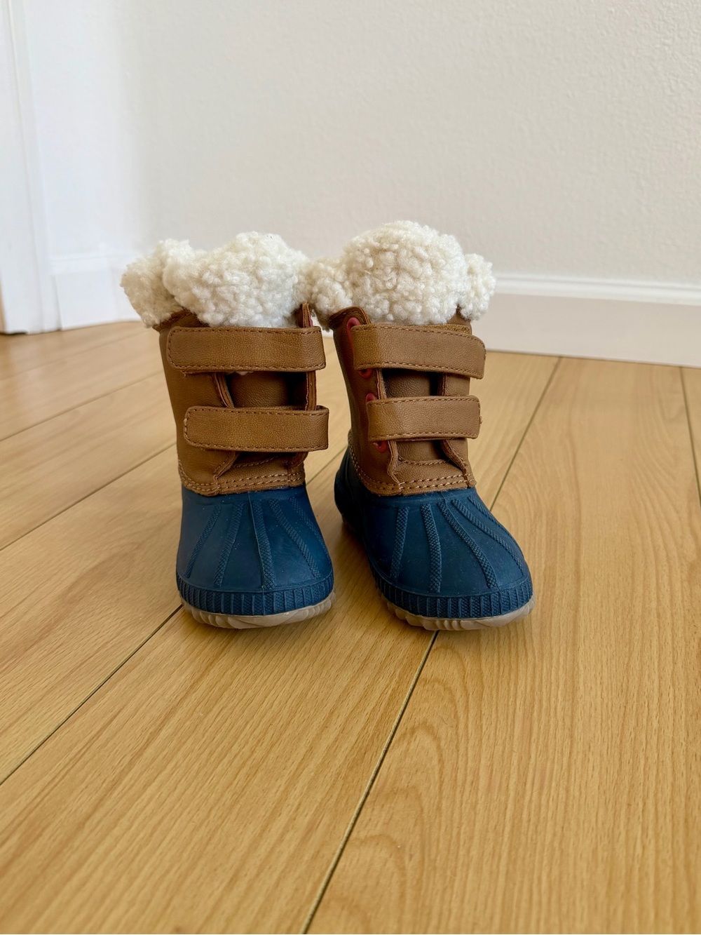 NWT GAP Kids Winter Boots with Faux Shearling Toddler Girls